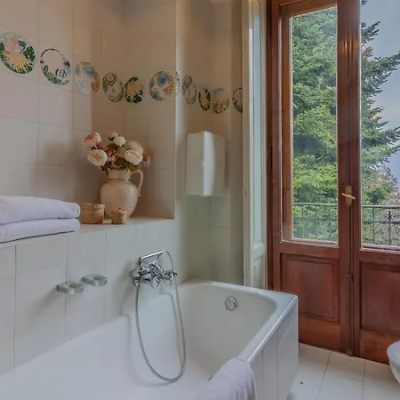 Family With Stunning View By Wonderful Italy * Civenna