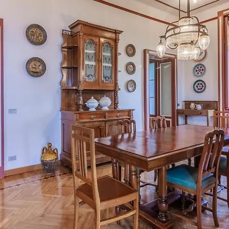 Family With Stunning View By Wonderful Italy Villa Civenna